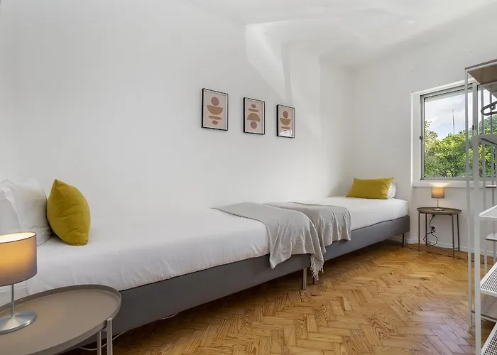 Whome Peaceful Alges Family Away From Noise Lissabon